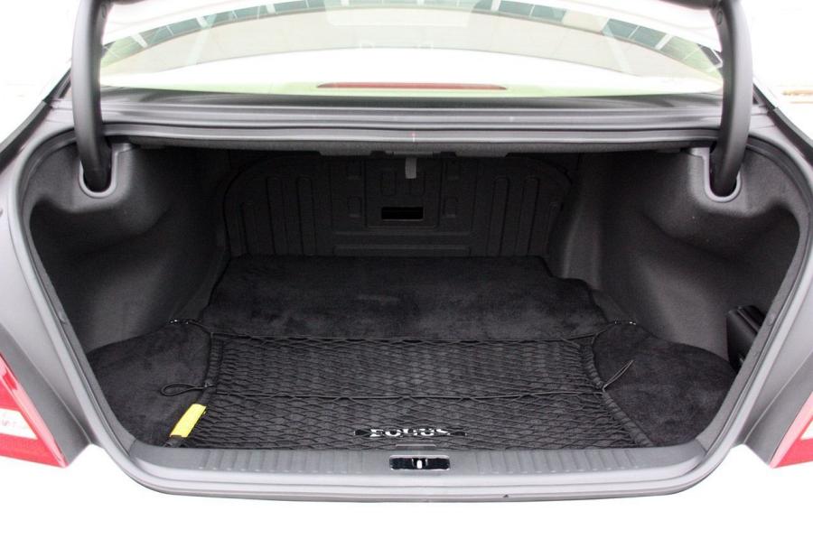  Hyundai Equus Ultimate 2011 года  (фото 15 из 119)